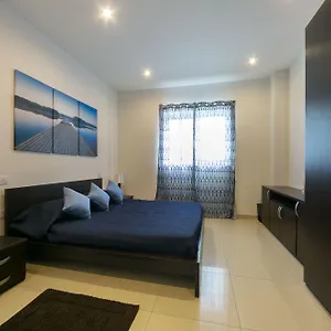 instyle-apartments.hotelssaintjulians.com/