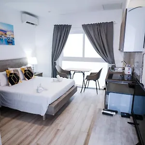 napoli-suites.hotelssaintjulians.com/